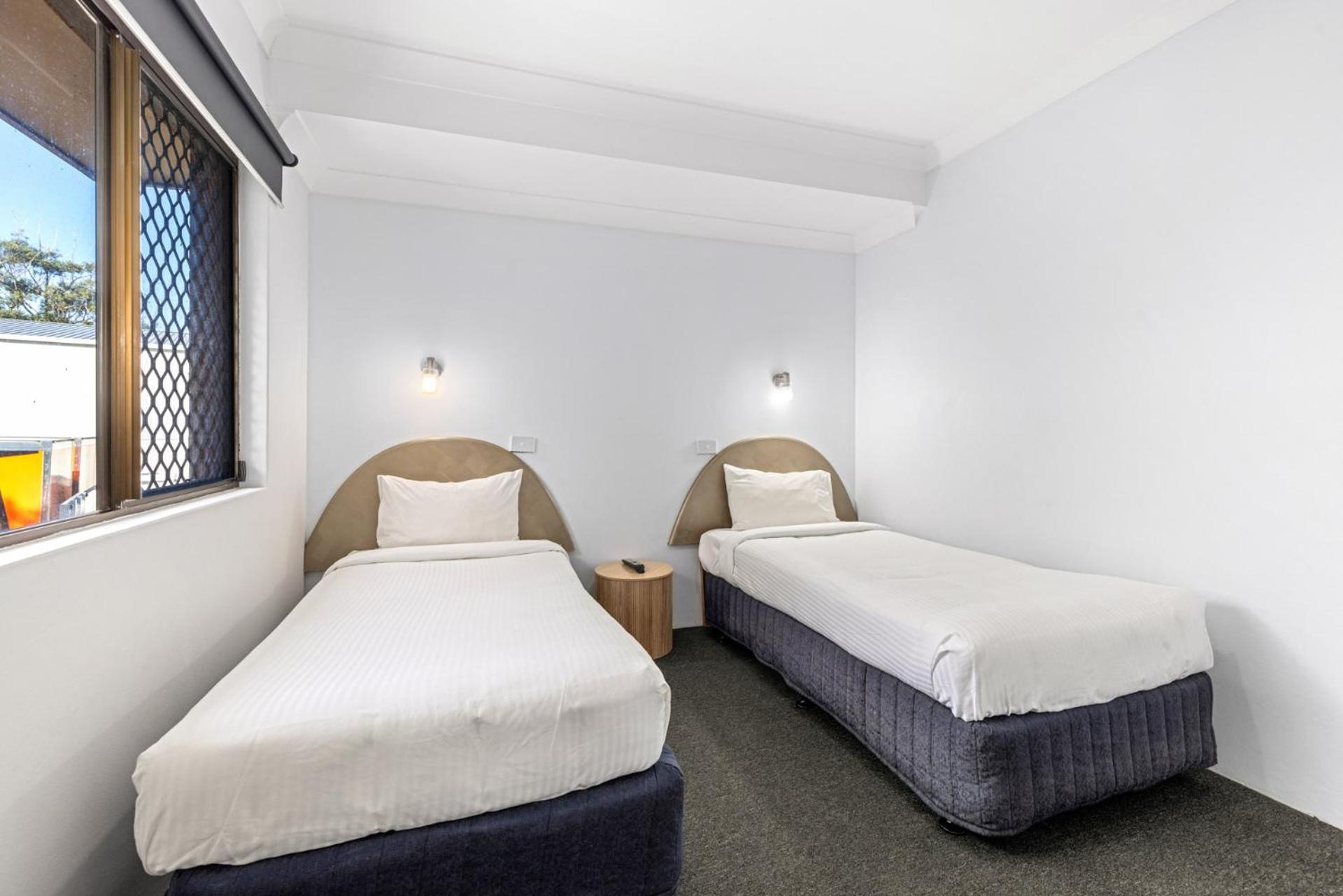 Macquarie Barracks Motor 4*