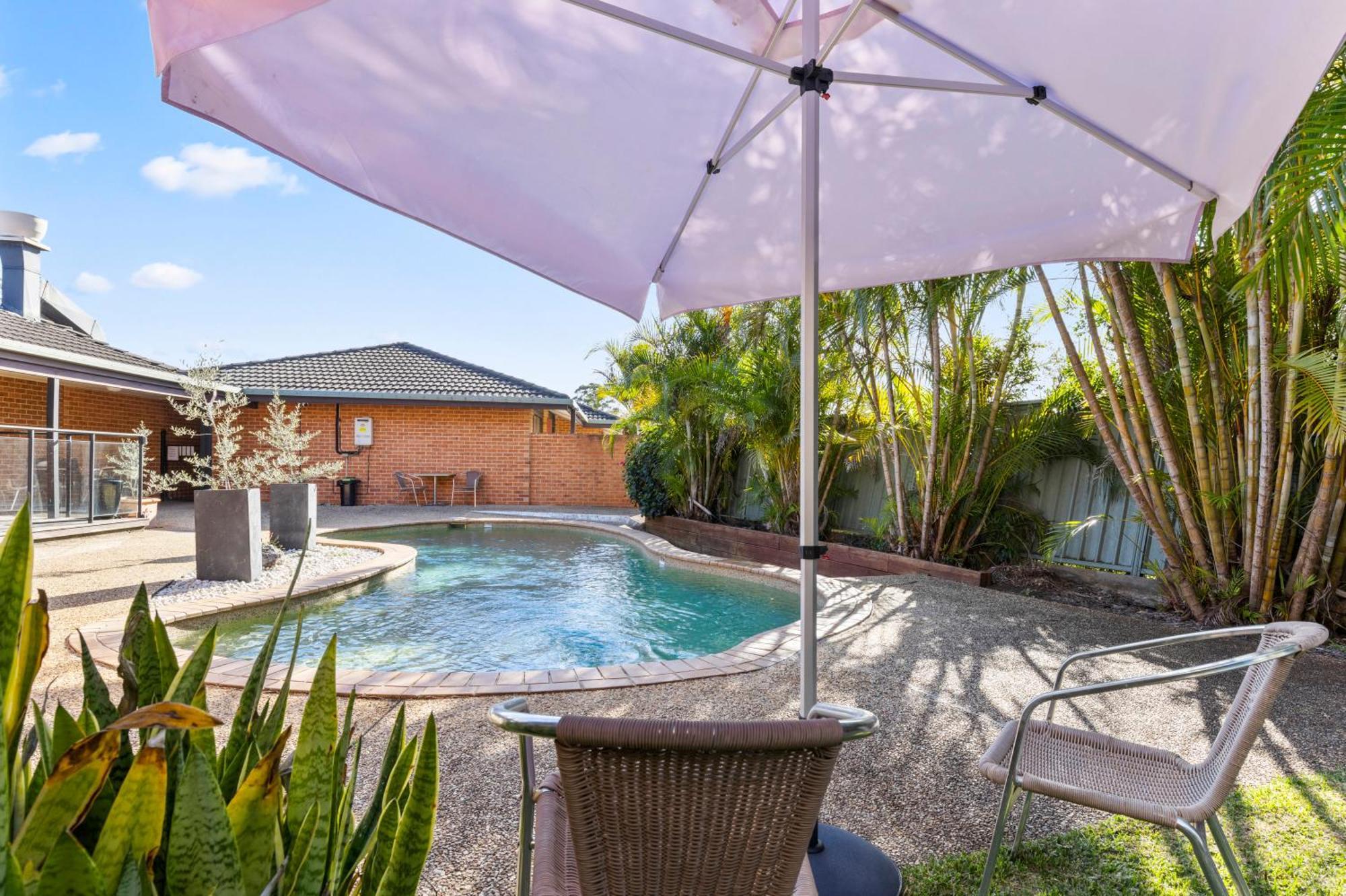 Macquarie Barracks Motor 4*